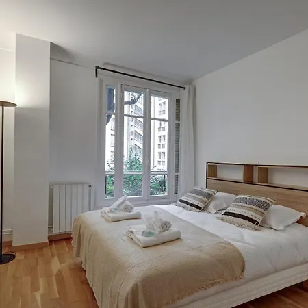 Bluestay 855 - Superb Paris