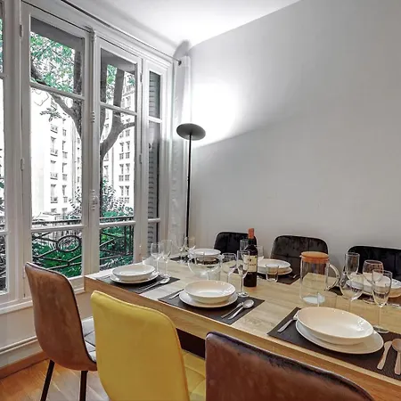 Bluestay 855 - Superb * Paris