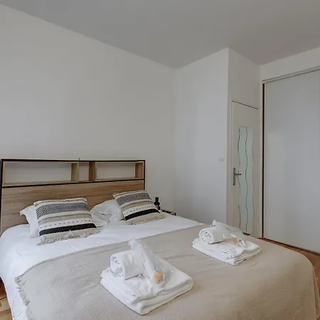 Bluestay 855 - Superb Apartment Paris